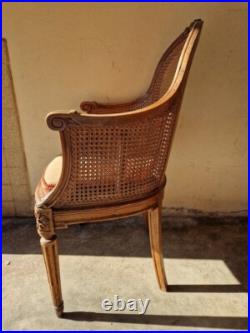 Paire de bergères cannées de style Louis XVI en bois mouluré XIXe fauteuil