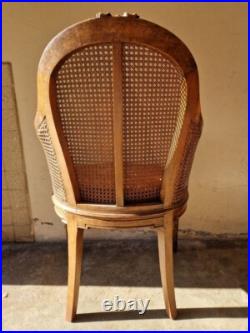 Paire de bergères cannées de style Louis XVI en bois mouluré XIXe fauteuil