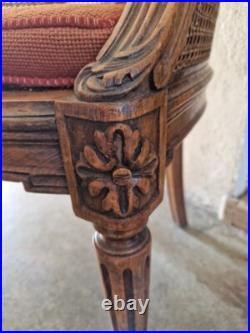 Paire de bergères cannées de style Louis XVI en bois mouluré XIXe fauteuil