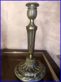 Paire de bougeoirs Flambeaux en Bronze doré Style Louis XVI