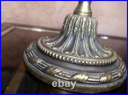 Paire de bougeoirs Flambeaux en Bronze doré Style Louis XVI