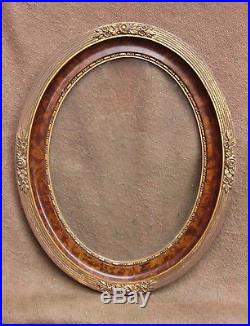 Paire de cadres ovales anciens en bois doré de style Louis XVI 30 x 40 cm