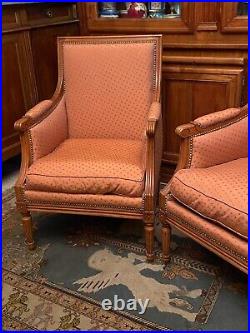 Paire de fauteuils bergères de style Louis XVI hêtre massif