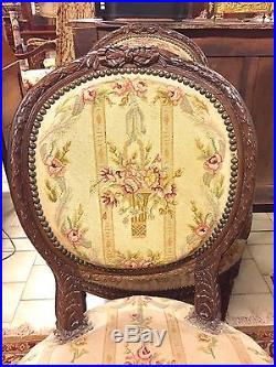 Paire de fauteuils et chaises médaillon style Louis XVI acajou petit point