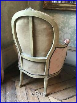 Paire de fauteuils style Louis XVI médaillon pair armchairs