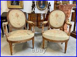 Paire de fauteuils style Louis XVI tapisserie style Aubusson