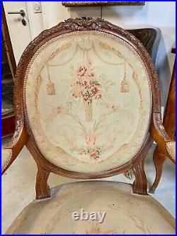 Paire de fauteuils style Louis XVI tapisserie style Aubusson