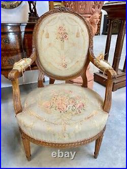 Paire de fauteuils style Louis XVI tapisserie style Aubusson