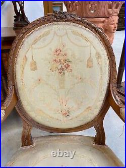 Paire de fauteuils style Louis XVI tapisserie style Aubusson