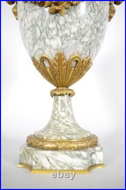 Paire de vases brûle-parfum style Louis XVI
