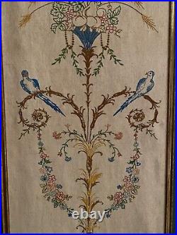 Panneau brodé 1900 style Louis XVI décor d'oiseaux cadre baguette L6255