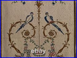 Panneau brodé 1900 style Louis XVI décor d'oiseaux cadre baguette L6256