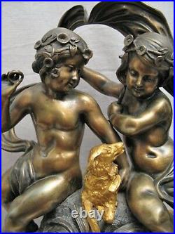 Pendule de style Louis XVI bronze et marbre aux amours et chien XIX ème siècle
