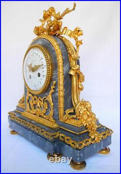 Pendule en bronze ciselé, doré & marbre bleu Turquin style Louis XVI XIXe siècle