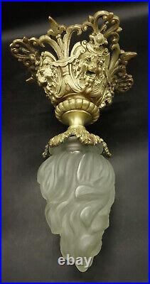 Plafonnier / Suspension Aux Têtes De Lion Style Louis XV Bronze & Verre