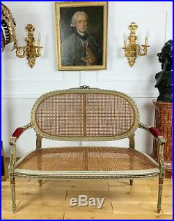 Salon D'époque Napoléon III En Bois Peint Et Cannage De Style Louis XVI