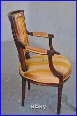 Série de 3 fauteuils d'époque XVIIIème style Louis XVI à restaurer