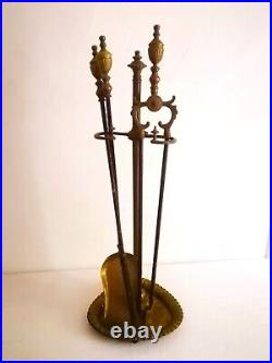 Serviteur ou valet de cheminée en bronze. XIXème. Style Louis XVI