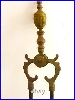 Serviteur ou valet de cheminée en bronze. XIXème. Style Louis XVI