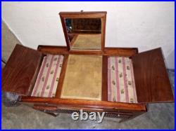 Sublime coiffeuse en noyer et placage de noyer de style Louis XVI meuble acajou