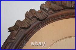 Superbe grand cadre ovale en bois sculpté de style LOUIS XVI