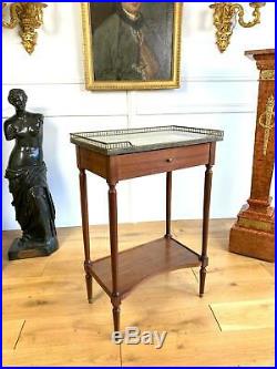 Table / Desserte En Acajou Dessus Marbre De Style Louis XVI Avec Sa Galerie