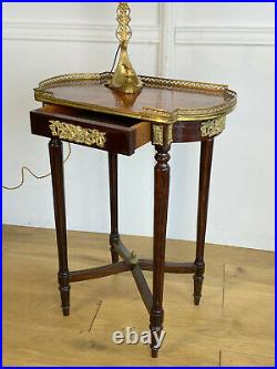 Table / Gueridon En Marqueterie Orné De Bronze De Style Louis XVI