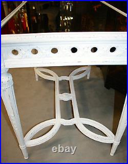 Table / bureau de style Louis XVI patiné blanc et plateau en verre moiré