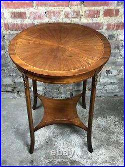 Table d'appoint / guéridon de style Louis XVI en placage de bois de rose ornée b