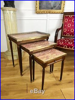 Tables Gigognes Anciennes De Style Louis XVI En Bois Avec Plateau En Marbre