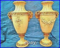 Vases ancien style Louis XVI Têtes de bêliers Céramique or & blanc H 32 cm