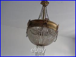 Vieux lustre plafonnier à pampilles style Louis XVI corbeille à 3 lumières